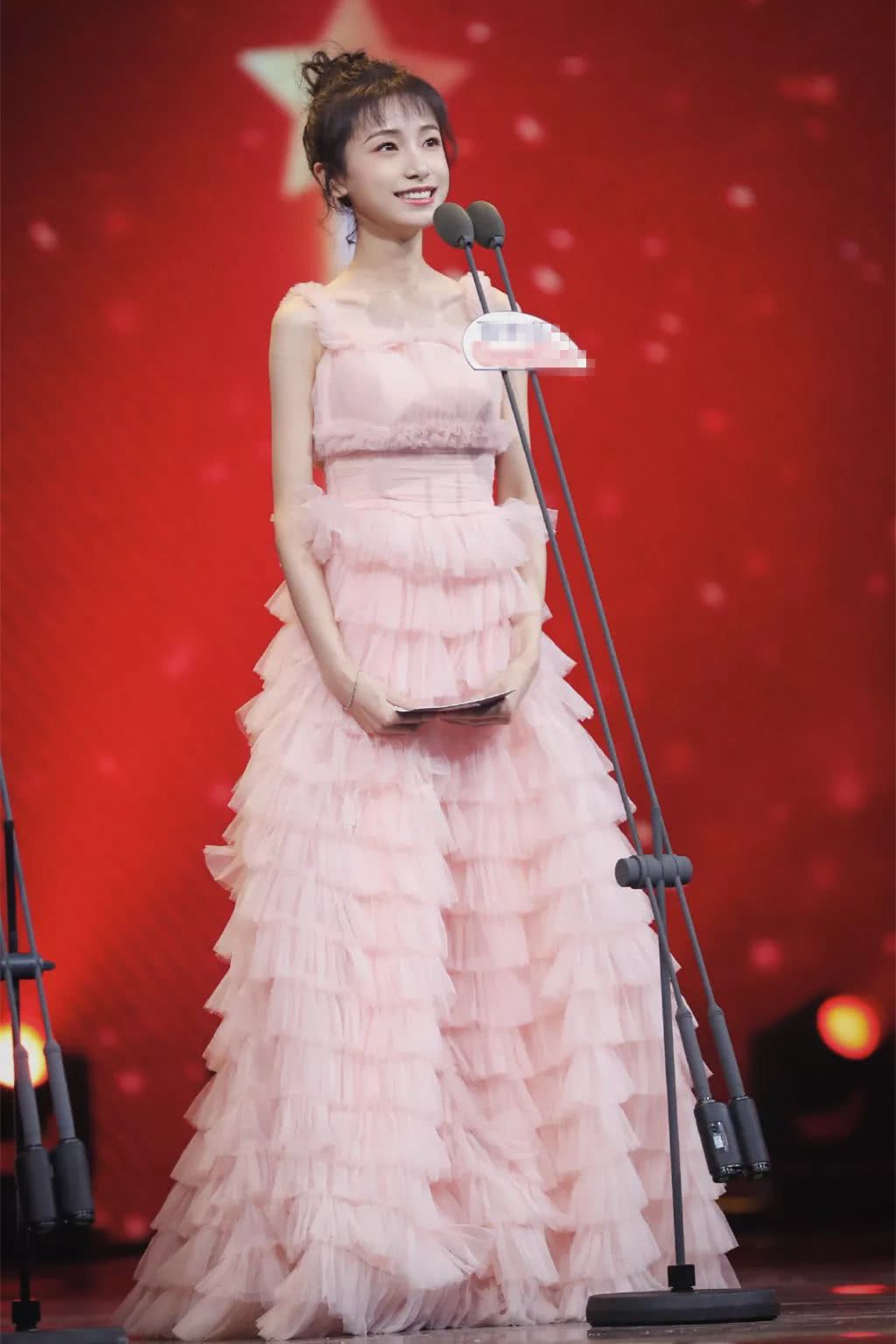 国剧盛典15位女星同台争艳,延禧主演太惊艳,秦岚女人味十足!