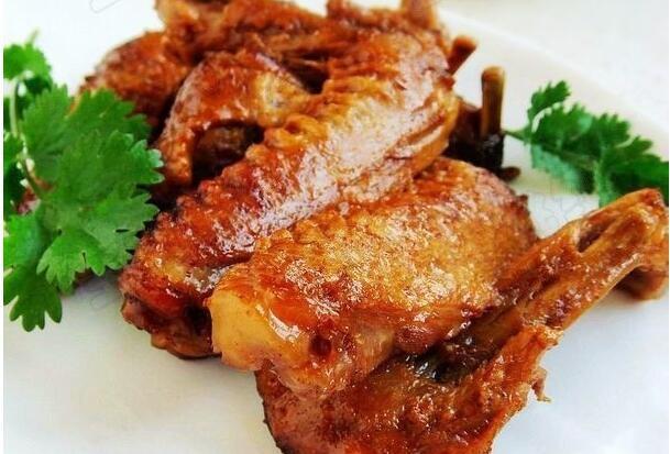 鸭翅是少不了的待客美食,一道下酒好菜,家常做法也很美味