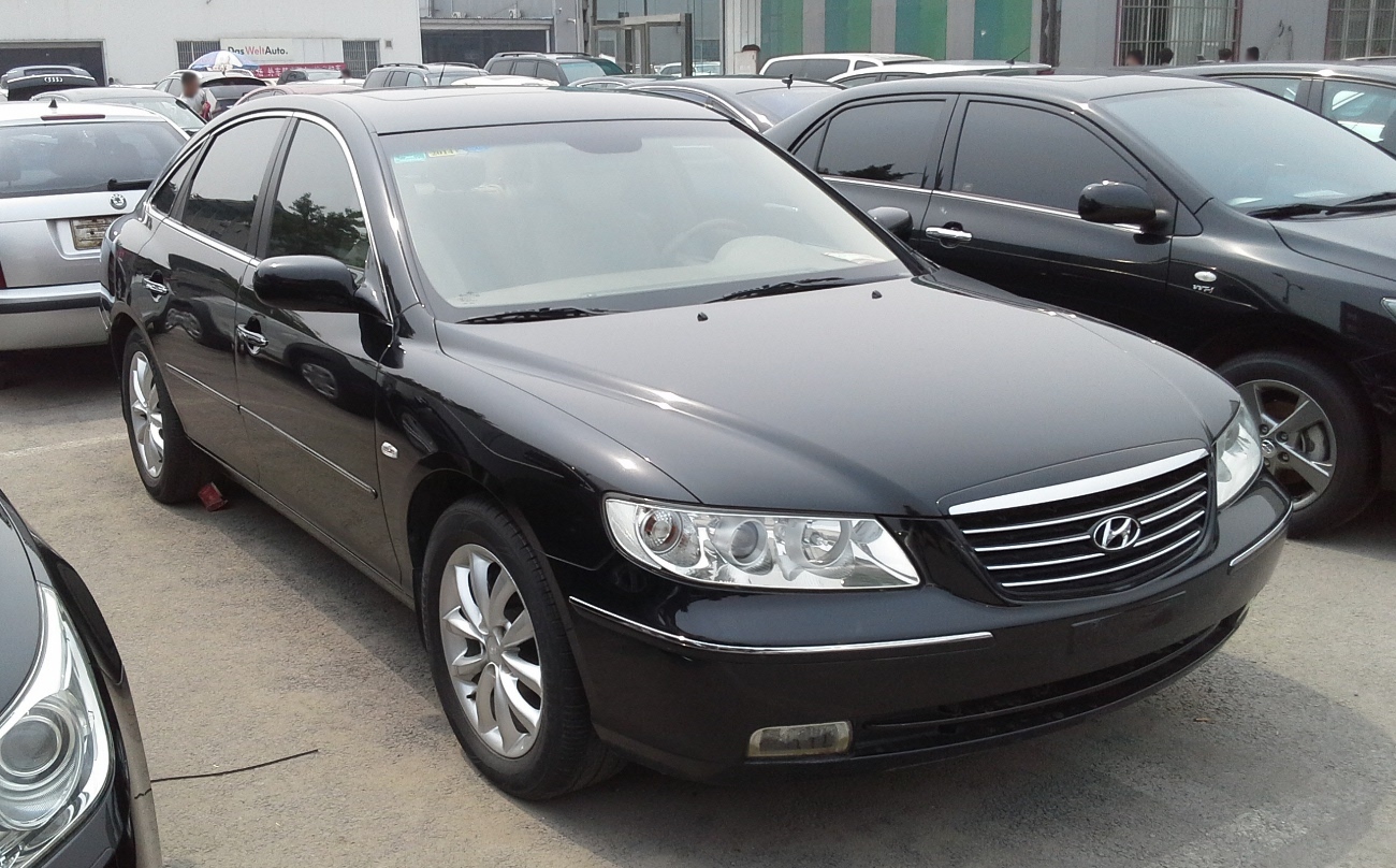 这款曾定位在雅科仕之下,在捷恩斯品牌独立之后现代的旗舰轿车,在韩国