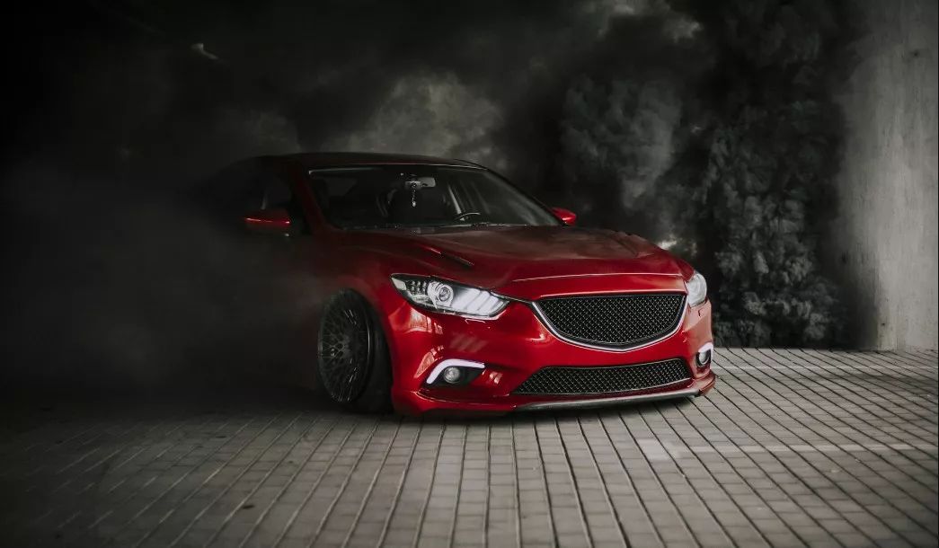 烟雾缭绕-魂动红马自达6阿特兹 改装视觉大片