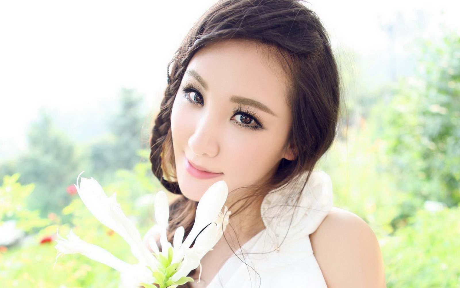 凤栖阁:气质美女-艳光四射的美丽姑娘!__凤凰网
