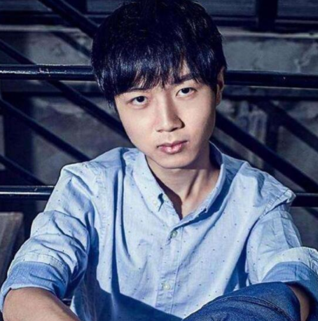 最近斗鱼英雄联盟区主播频频流失,仅仅张恒久跳槽的时候就带了多名