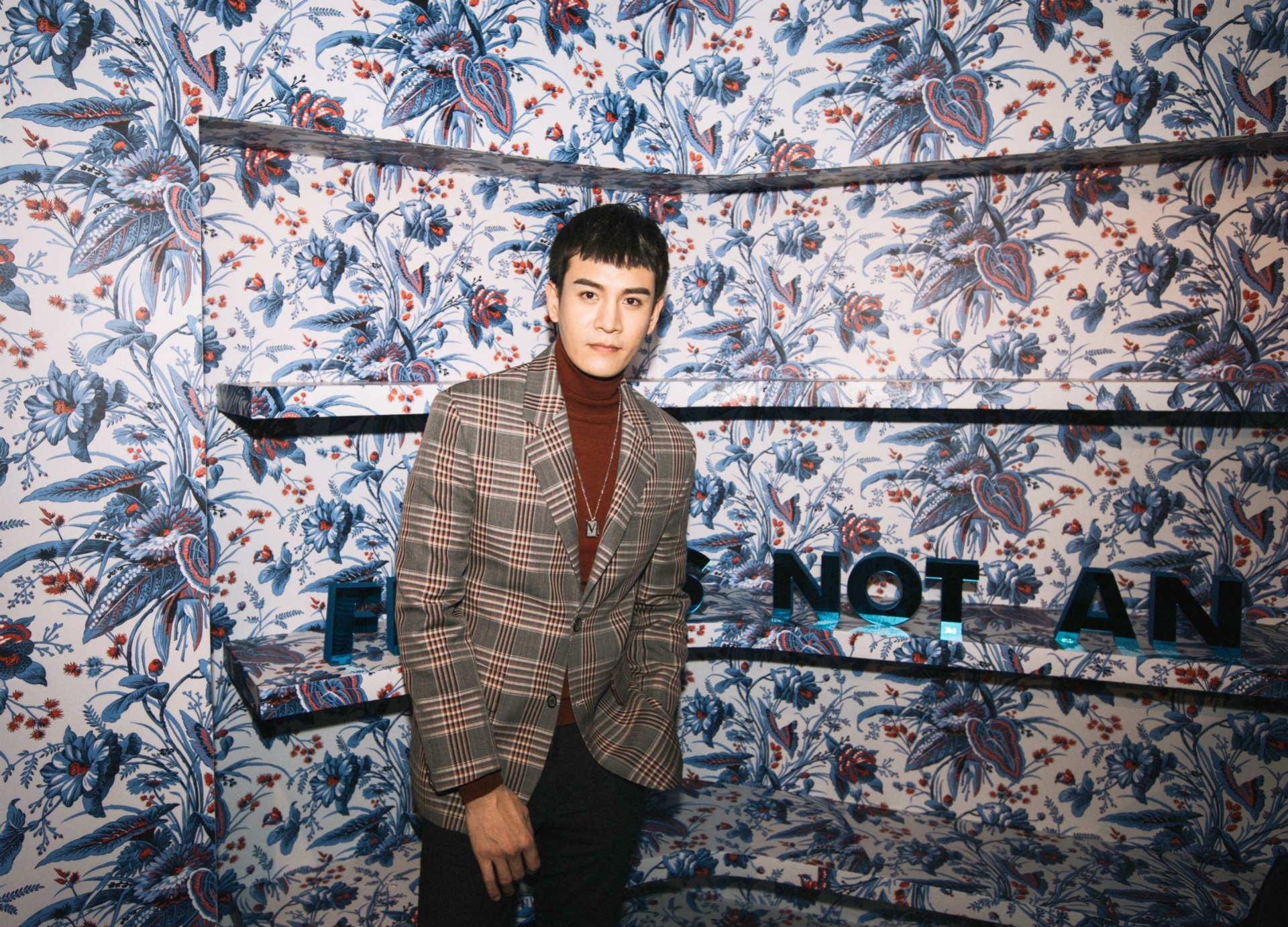 经超2019纽约时装周受邀出席dvf活动 经典格纹西装气质出众__凤凰网