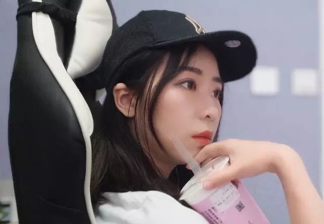 「英雄联盟」lol初代女解说现状!有人已为人妇,有人却已销声匿迹