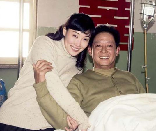 假如你是王志文,你是选择貌美如花的许晴,还是在商界上奋斗的陈坚红呢