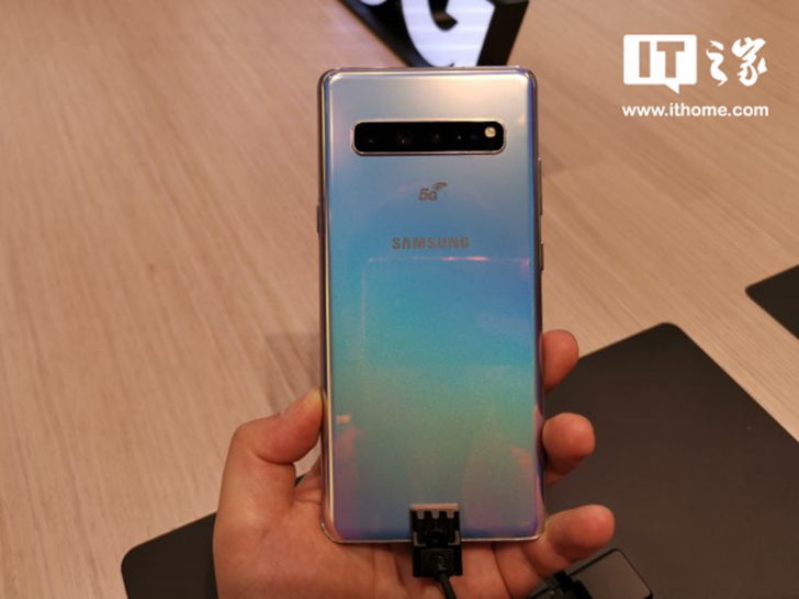 为了应对5g网络,galaxy s10 5g拥有相当大的4,500mah电池,同时是三星