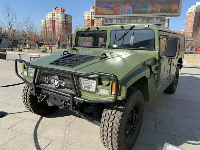 猛士军车是北京汽车博物馆的主打展品,新型轮式战术车辆提升战力