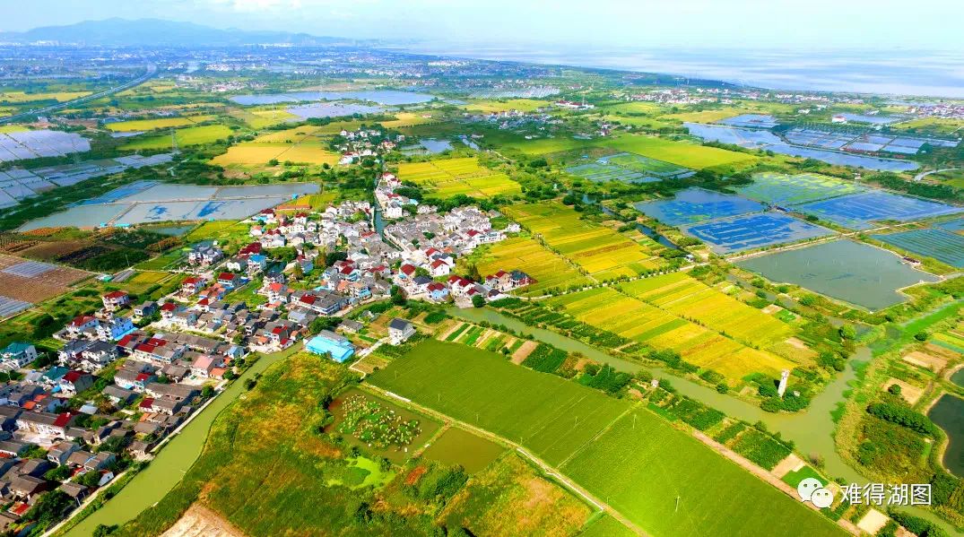 十三届全国人大二次会议在京开幕