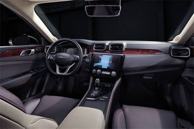 专属能量紫炫酷到天际领克02高能版上市1568万起售