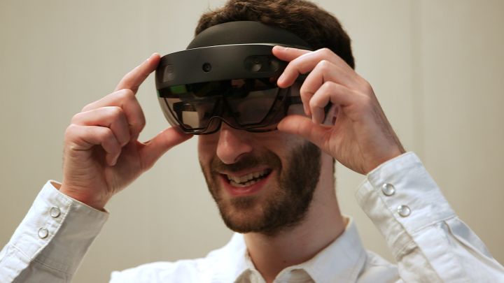 眼球追踪技术发展迅速,微软让ar设备hololens更加实用