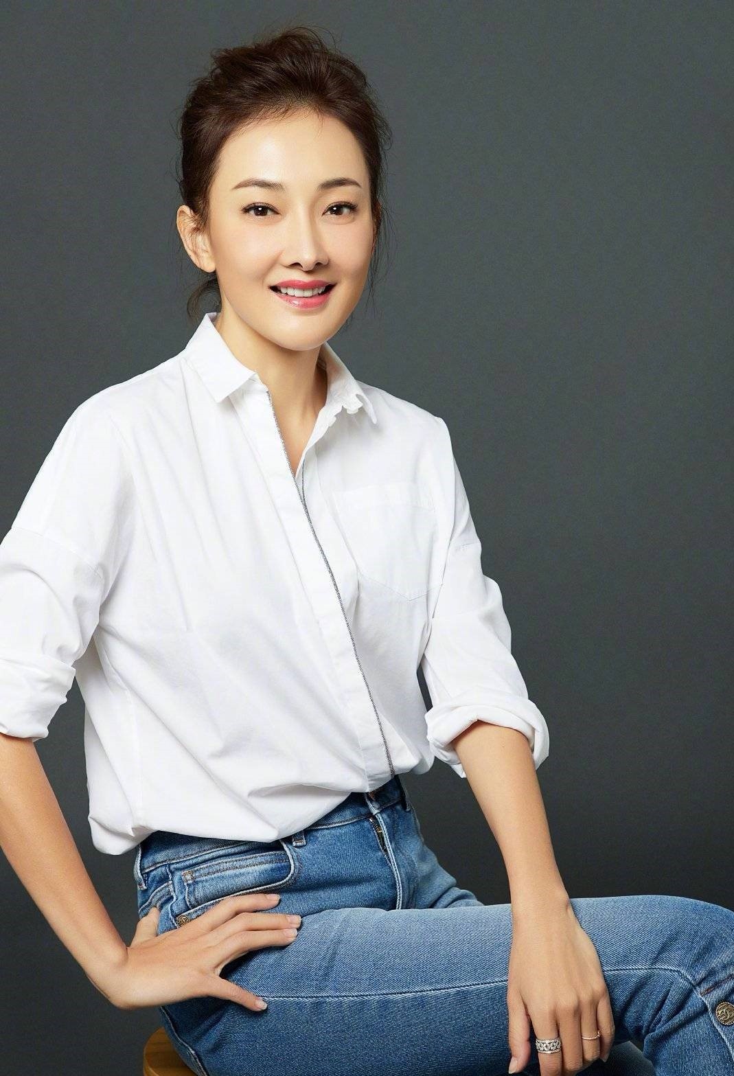 出道27年零绯闻,结婚22年依然幸福,46岁的她才是人生的大赢家