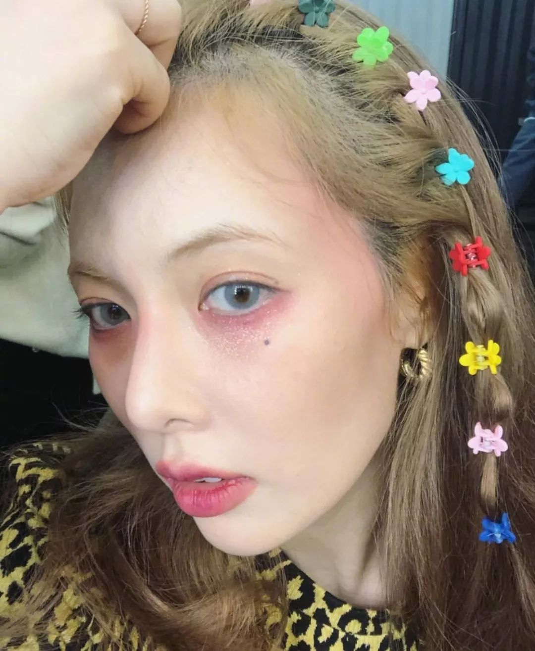 泫雅新妆容|网友:乡村名媛风?一般人真hold不住!_凤凰网时尚_凤凰网