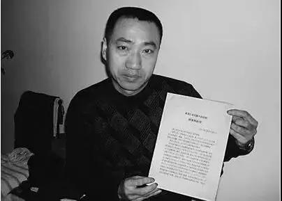 7月11日,昆明市公安局恢复杜培武被开除的公职,在监狱