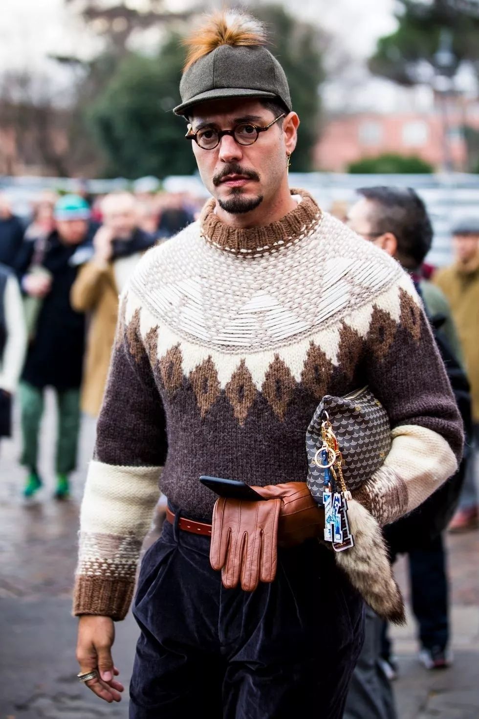 穿上西装的时候 他们是这样的儒雅绅士 ▼ 每一处细节 都让你觉得是