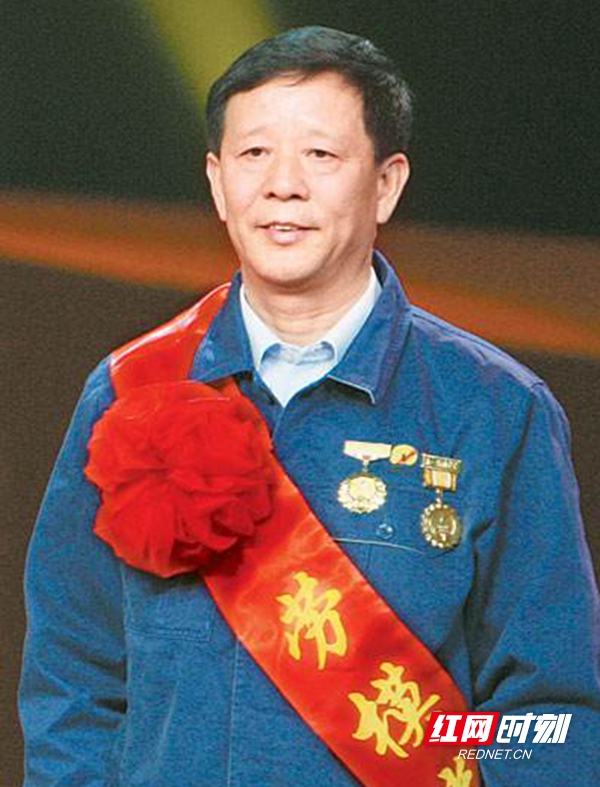 劳模的心里话丨艾爱国劳动是一种乐趣好工人要有真本事