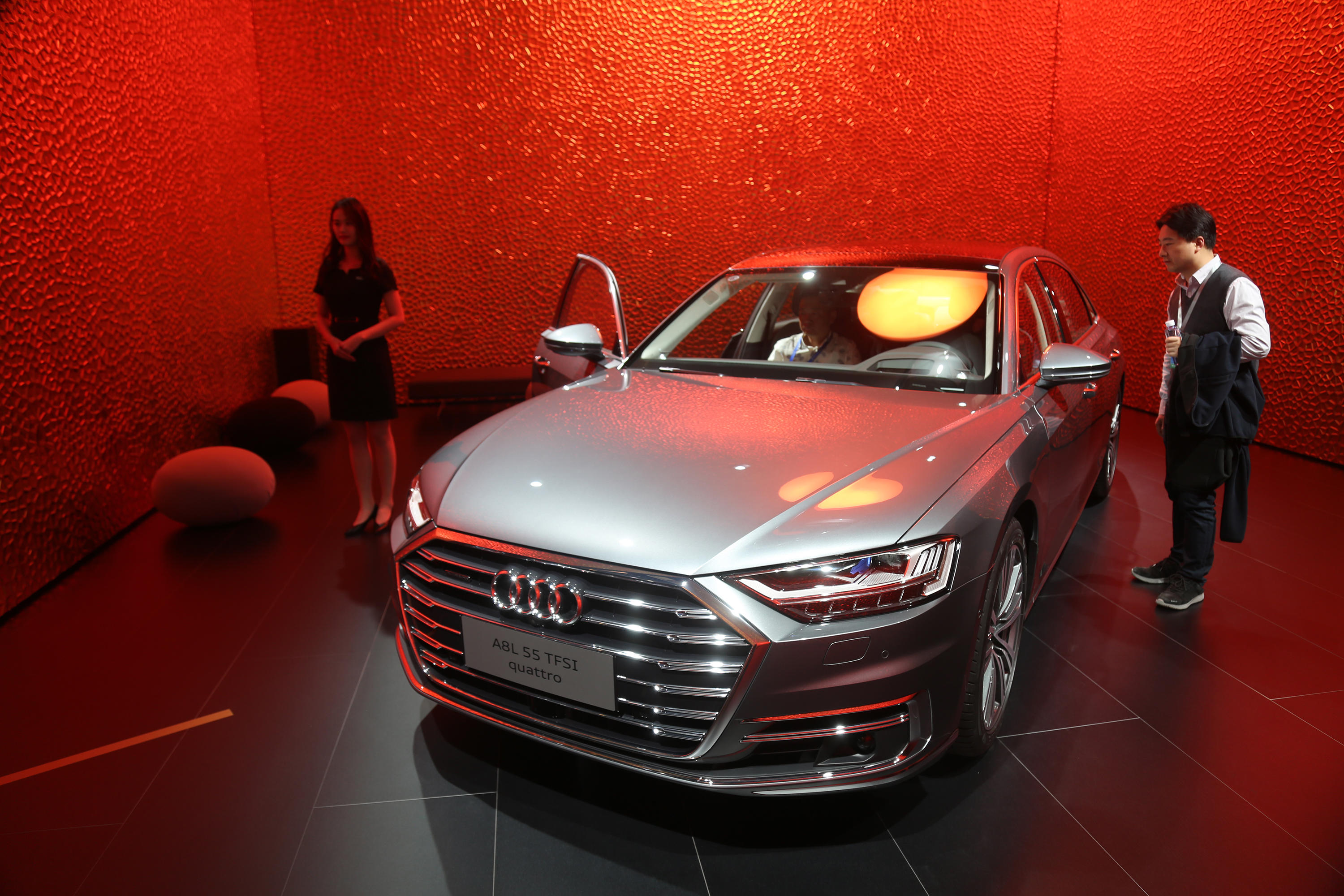 实拍全新奥迪a8l19年豪华d级旗舰或将亮相深港澳车展