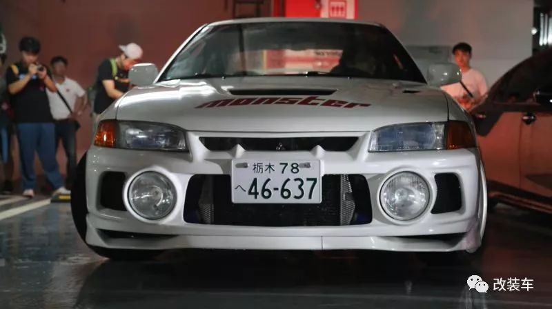 06 本田思域,这涂装够骚啊! 07 邻居家的evo,有点羡慕!