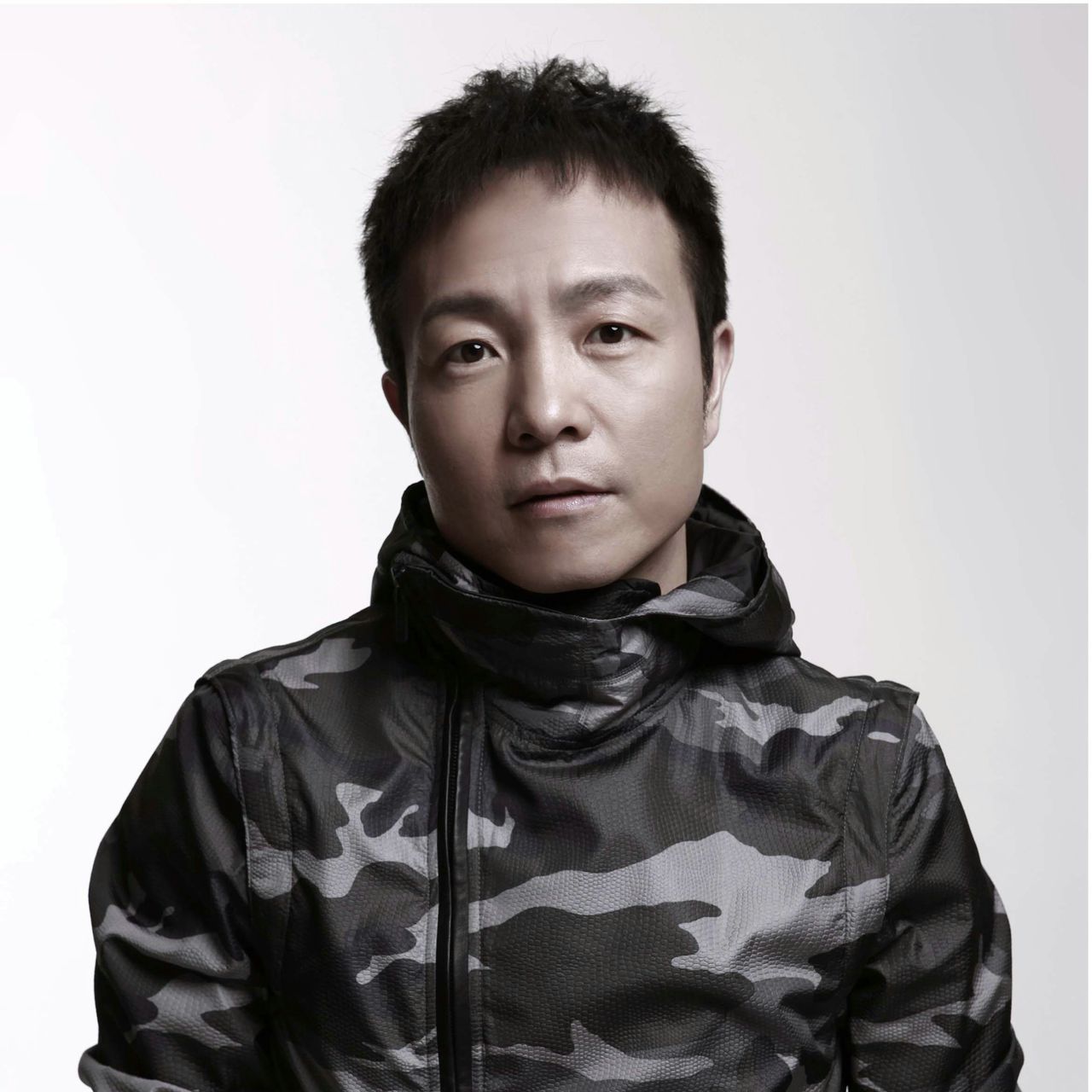 年少渴望名利,中年得志后许巍为何拒绝参加综艺和颁奖典礼