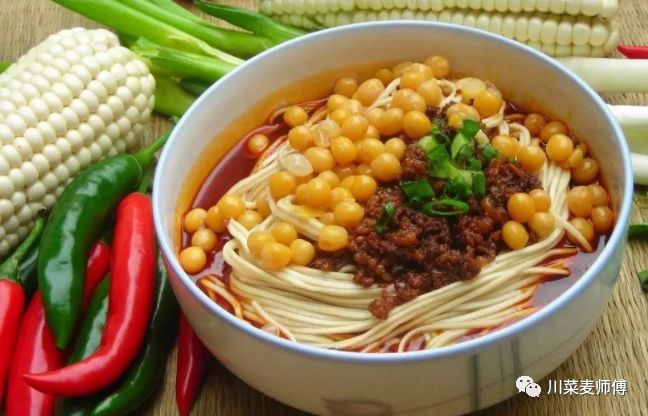 为什么面馆都是用清水煮面,然后放高汤里,而不直接用高汤煮面?__凤凰网