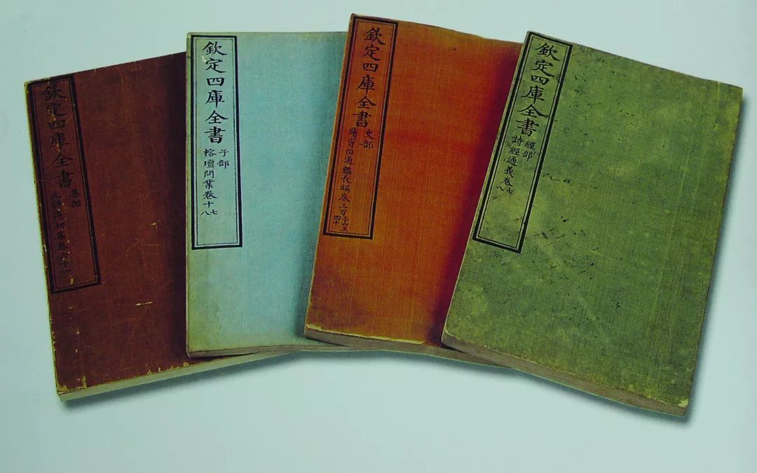 《文澜阁四库全书》开卷扬州园博村·桃李春风小镇