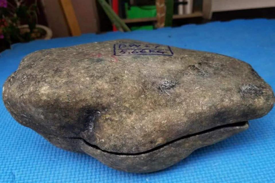 翡翠毛料的皮壳有哪些种类不同的皮壳特点都不懂如何切涨