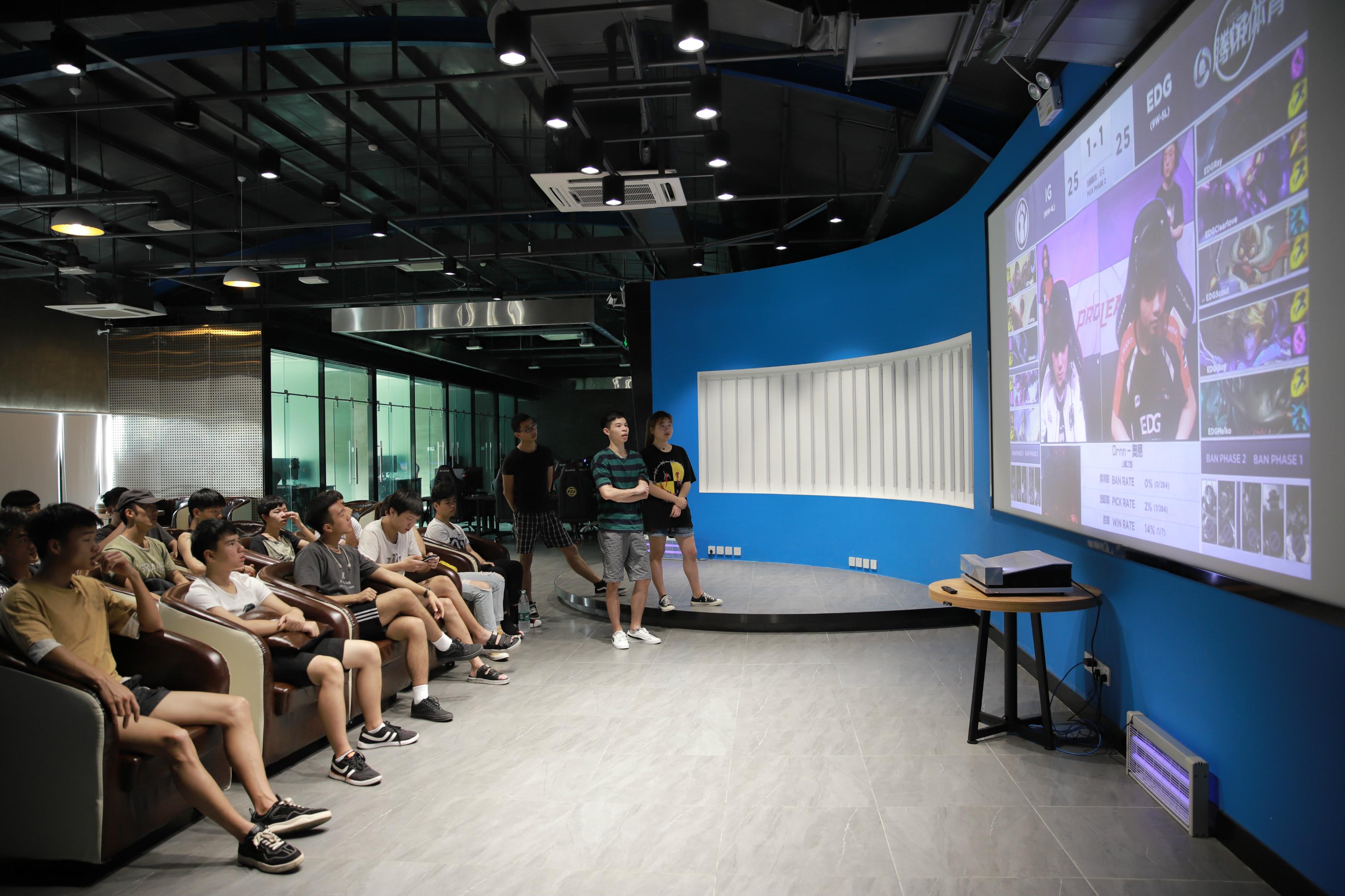 创新-电子竞技产业学院 | 一分钟带你了解电竞专业