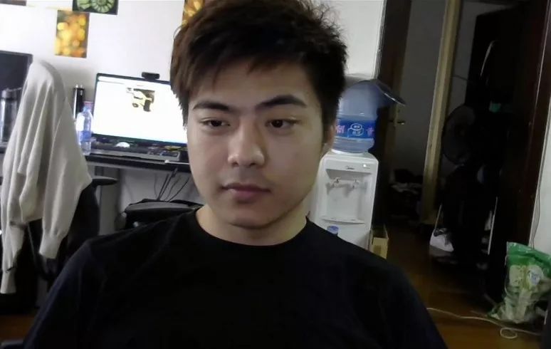 DOTA2：ROTK在线指点B神战队，冠军选手不敢发话，连zhou神都信服__凤凰网