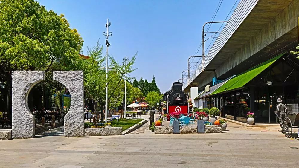 再到現在的文化創業產業園區,上生新所記錄著上海的風雲歷程