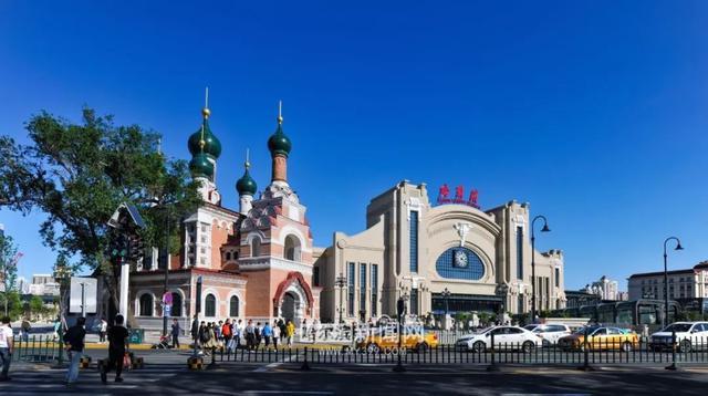 哈尔滨火车站南广场铺装露"真容"|720°全景带你"飞阅"