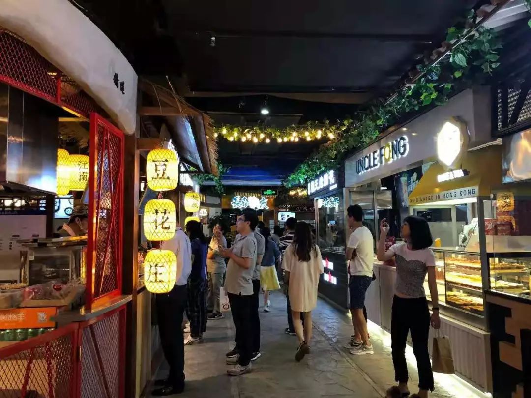 日均5万人的流量传奇,"路边摊"打下食宝街__凤凰网