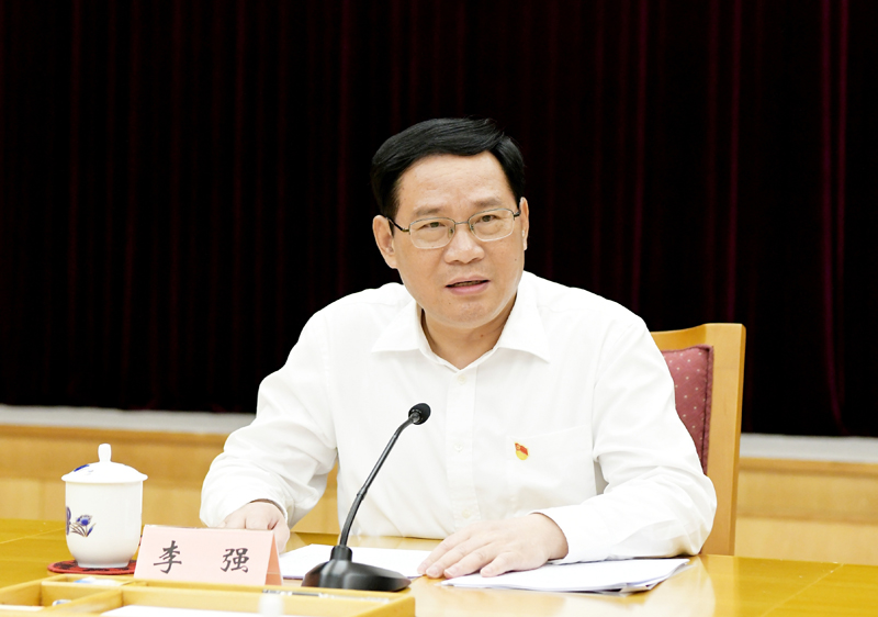 市委常委会以电影党课方式举行主题教育专题学习会李强书记提到这三个