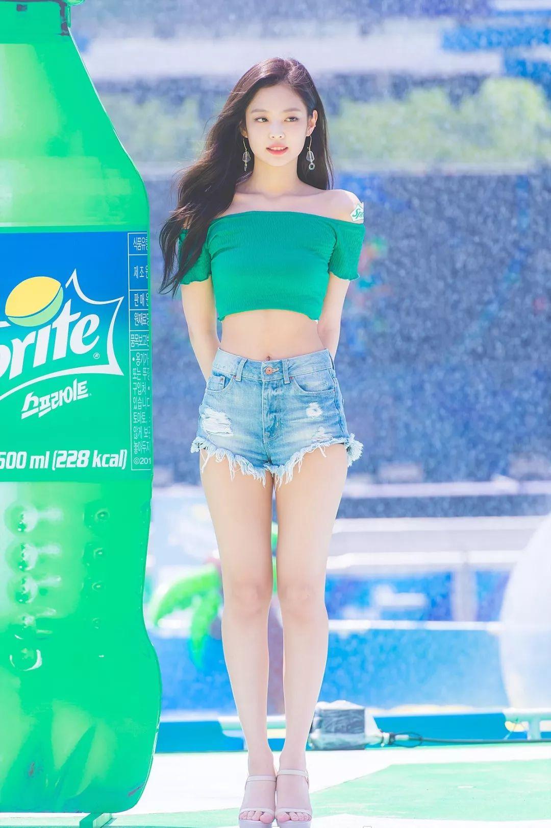 夏日解暑必备除了肥宅欢乐水还有这些清凉女孩