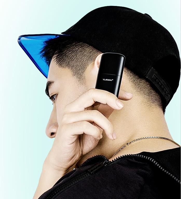 拒做老烟枪用电子烟代替纸烟成为一个又潮有范的vaper