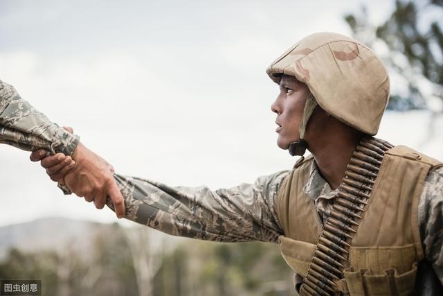 战场上越来越适应日军的战术特别是肉搏冲锋,玉碎冲锋等蛮干式的打法