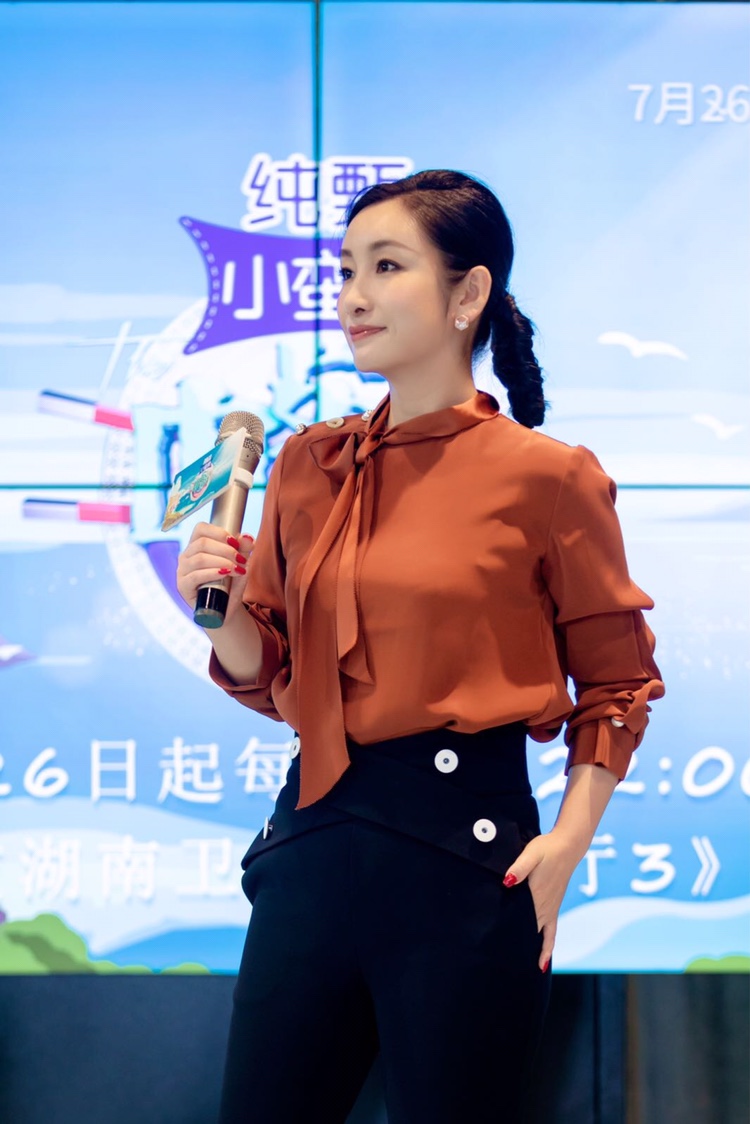 这一次的意大利之旅御姐管家秦海璐不仅在海外备受欢迎,她还get了一项