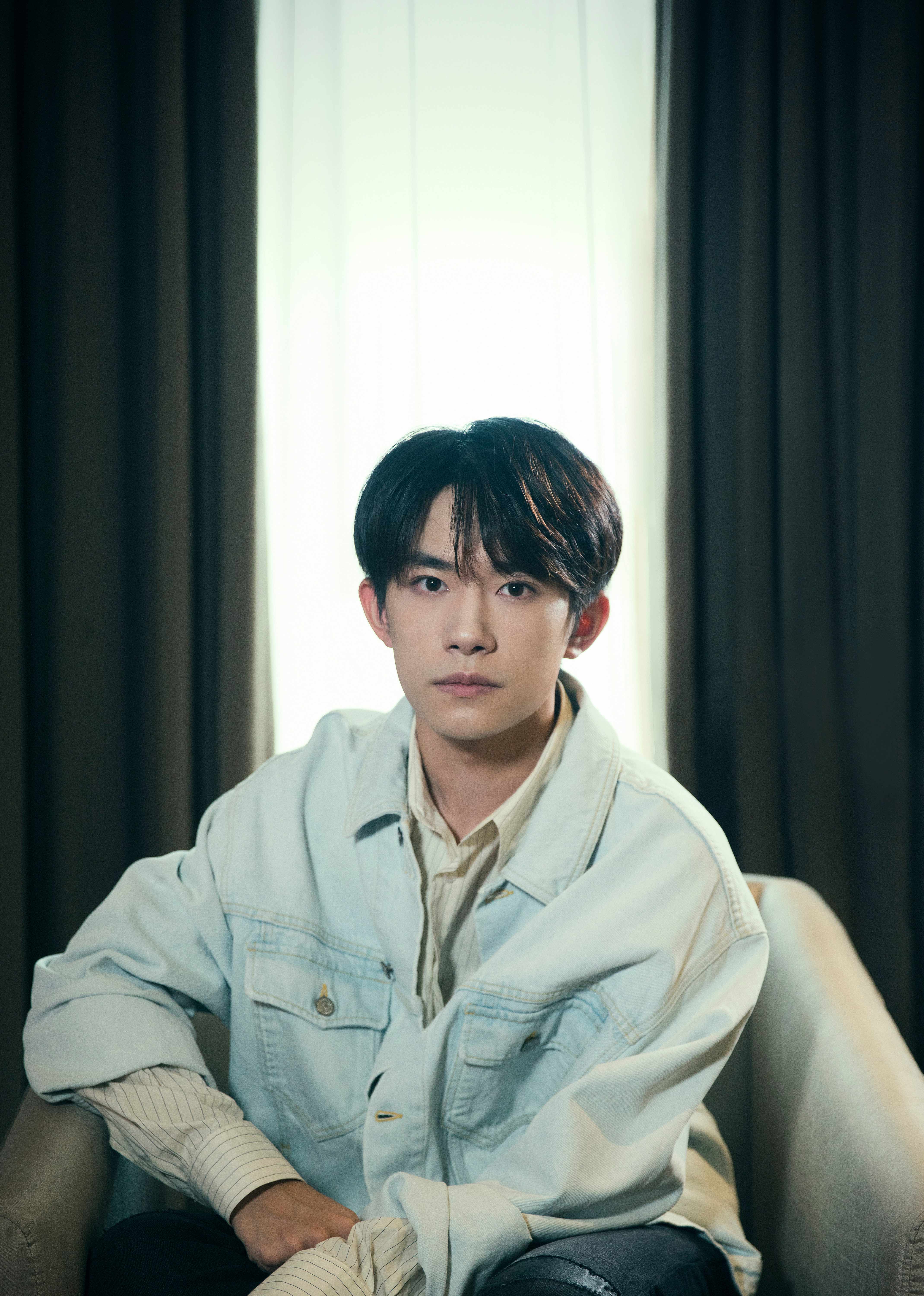 易烊千玺我和李必有相似之处大学生活有点酷