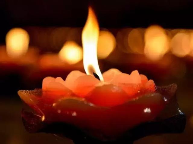 感恩孝亲点灯有大功德