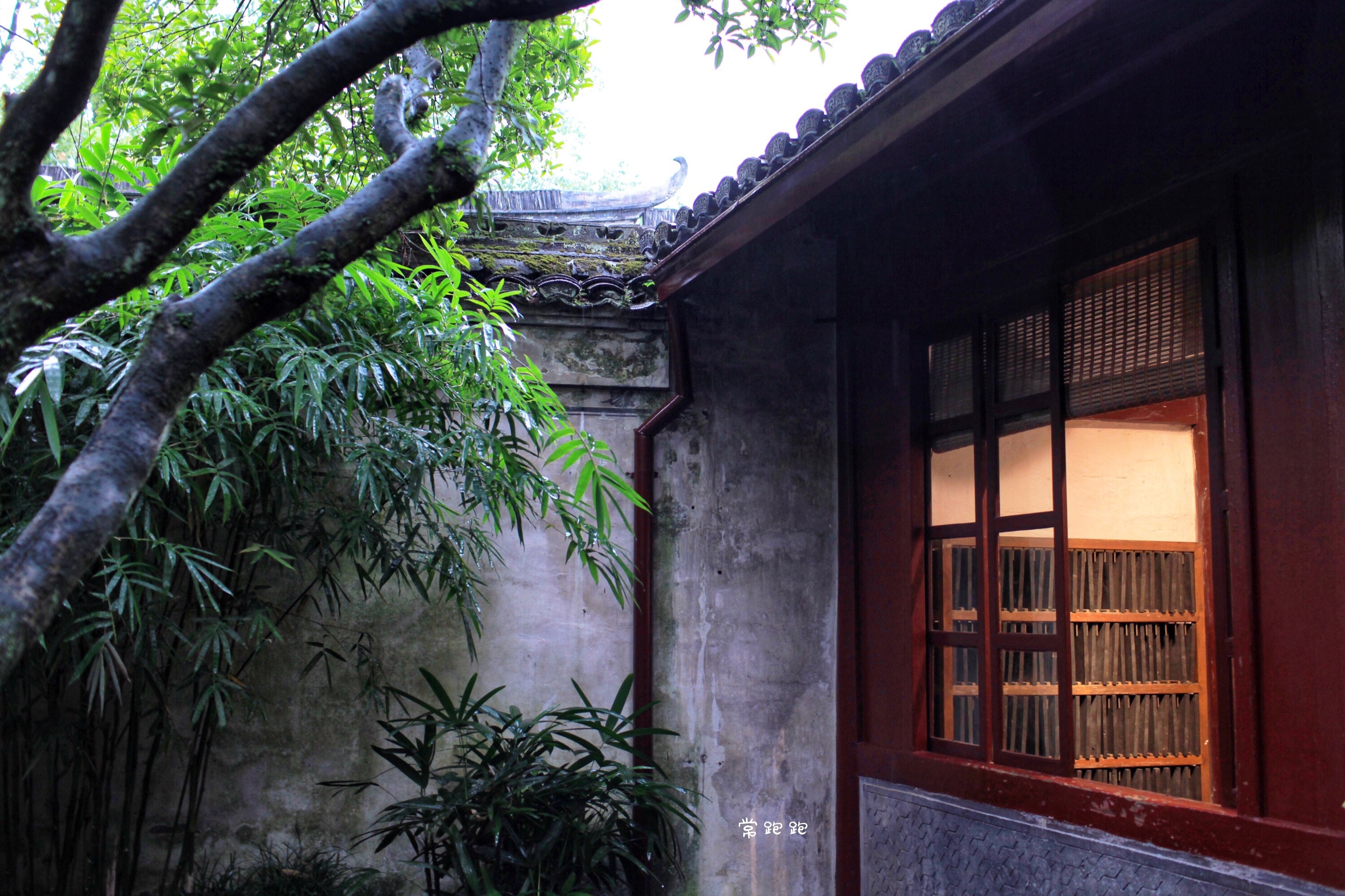 中国现存最早私家藏书楼天一阁 不仅有藏书 还有园林