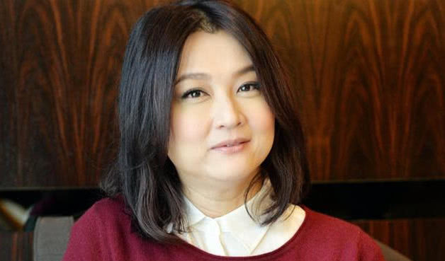 被人遗忘的女演员,年轻时比洪欣还漂亮,与帅老公恩爱27年,今53岁却胖