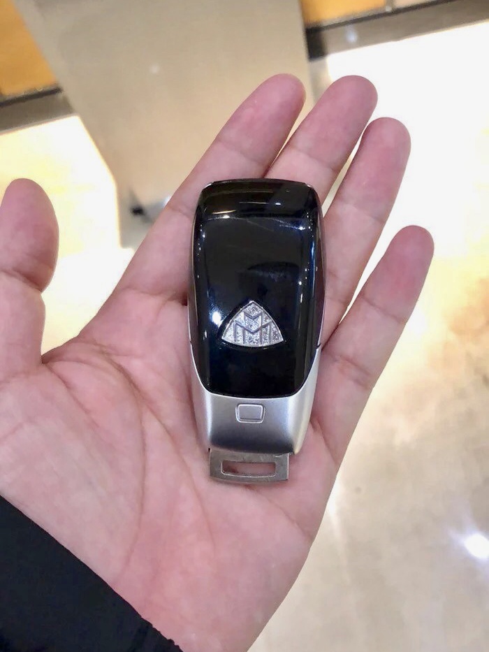 2019款迈巴赫s450提车感受,亲身体验这种更"亲民"的奢华