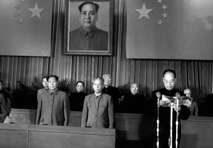 老照片丨1955年毛泽东在授衔授勋典礼旧照-BB姬