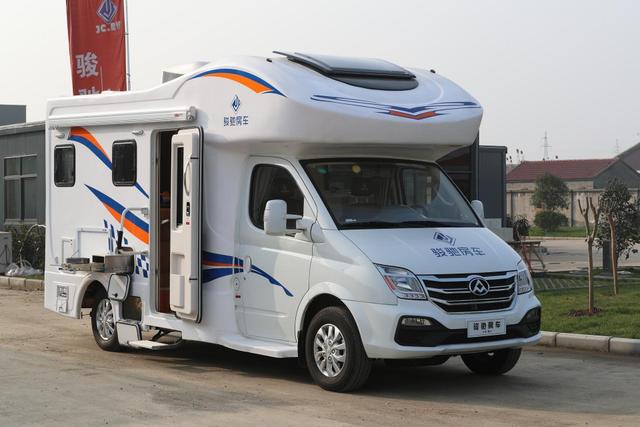"一股清流"——骏驰大通自动挡c型房车(l型沙发纵床款)39.8万__凤凰网