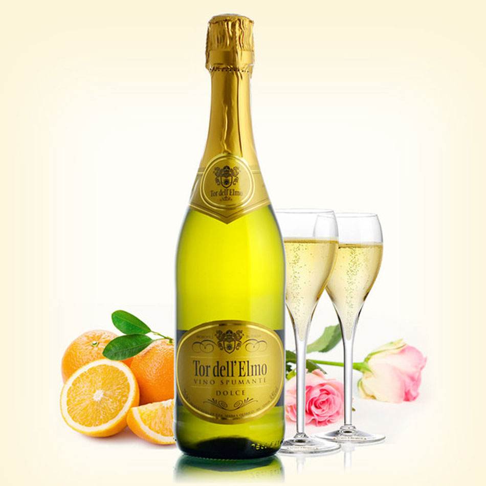 奢侈的外国姿态:打开bohr cove香槟