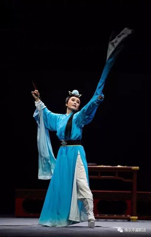 越沪艺苑新编越剧乌衣巷主演李晓旭专访