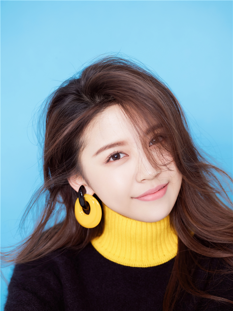 李紫莹化身氧气活力少女 暖暖的笑容超治愈