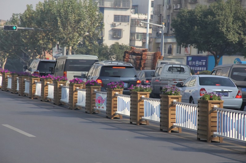 城市美不美道路花箱是重點