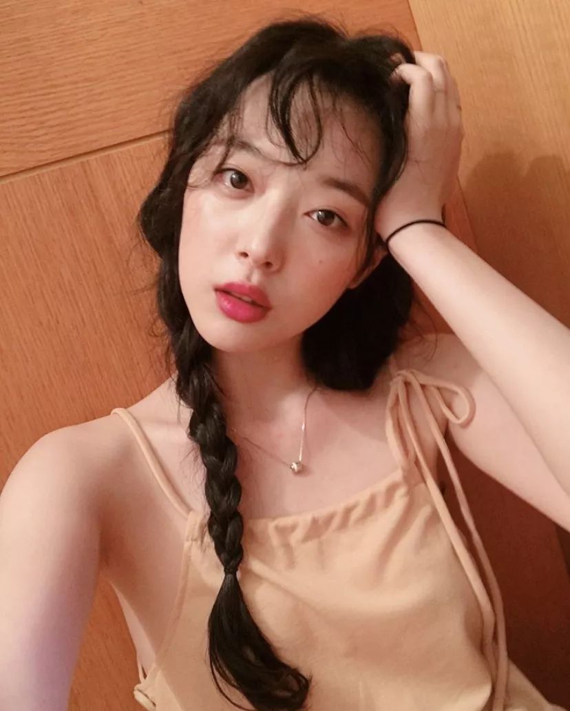 放飞自我的崔雪莉凭什么有这么多的时尚资源