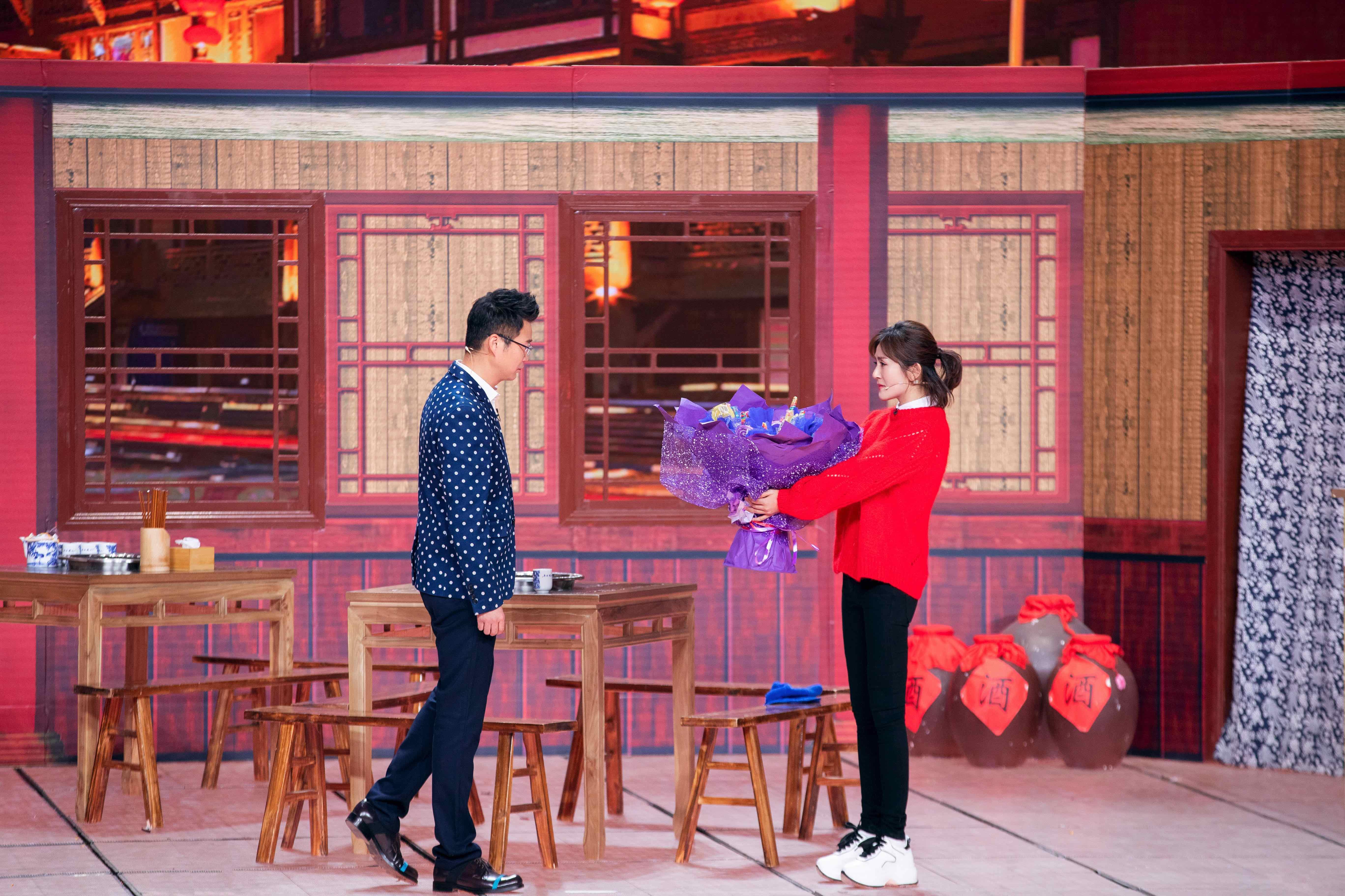 央视2019年元宵晚会获赞谢娜王迅鞠婧祎等人演绎纯川话小品赢得满堂彩