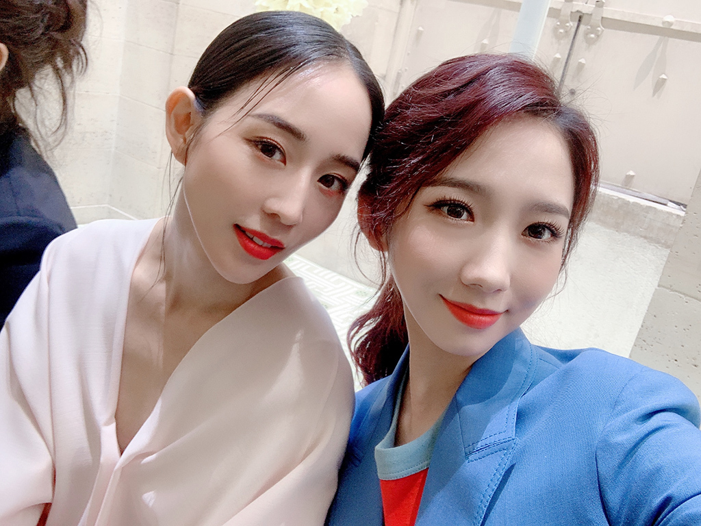 张钧甯孟美岐同框晒亲密合照淡粉配浅蓝如同姐妹花