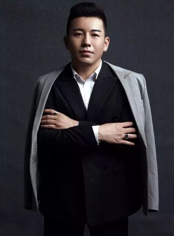 解析舞帝利哥直播月入稳定300万以上 公会及直播事业如日中天__凤凰网